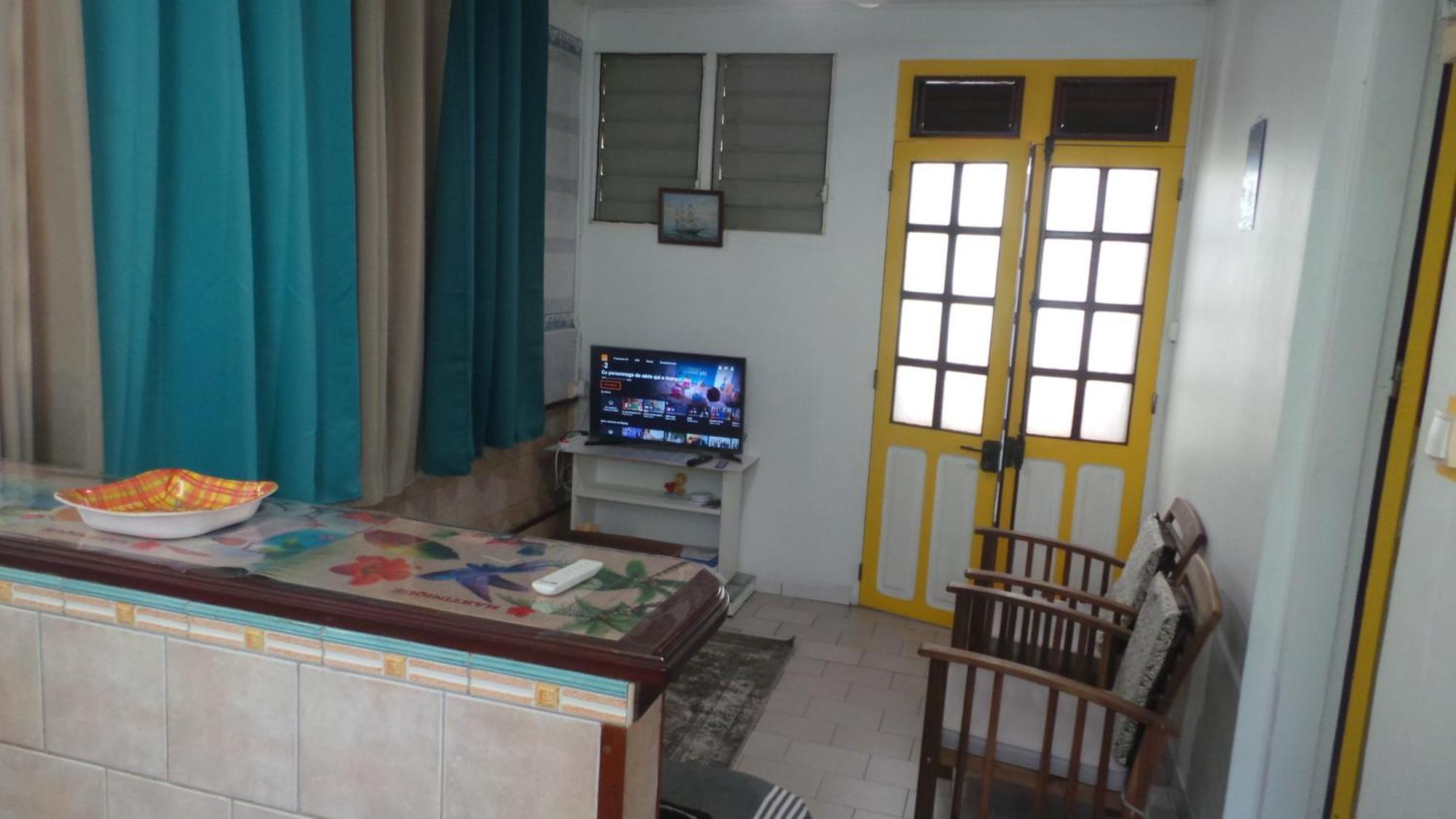 Manou Apartment Riviere-Pilote Bagian luar foto